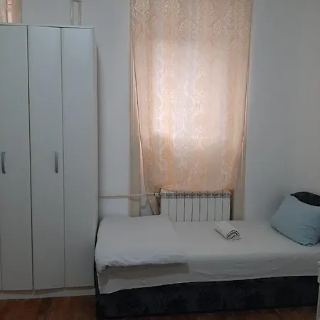 Sobe Hostel Rooms Bela Lada Milovana Vidakovica4 Novi Sad Centar *