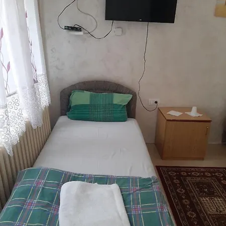 Love hotel Sobe Hostel Rooms Bela Lada Milovana Vidakovica4 Novi Sad Centar Novi Sad